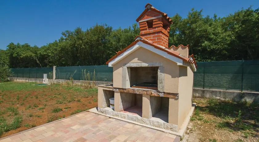 Lovely Home In Kapelica With Wifi Rasa